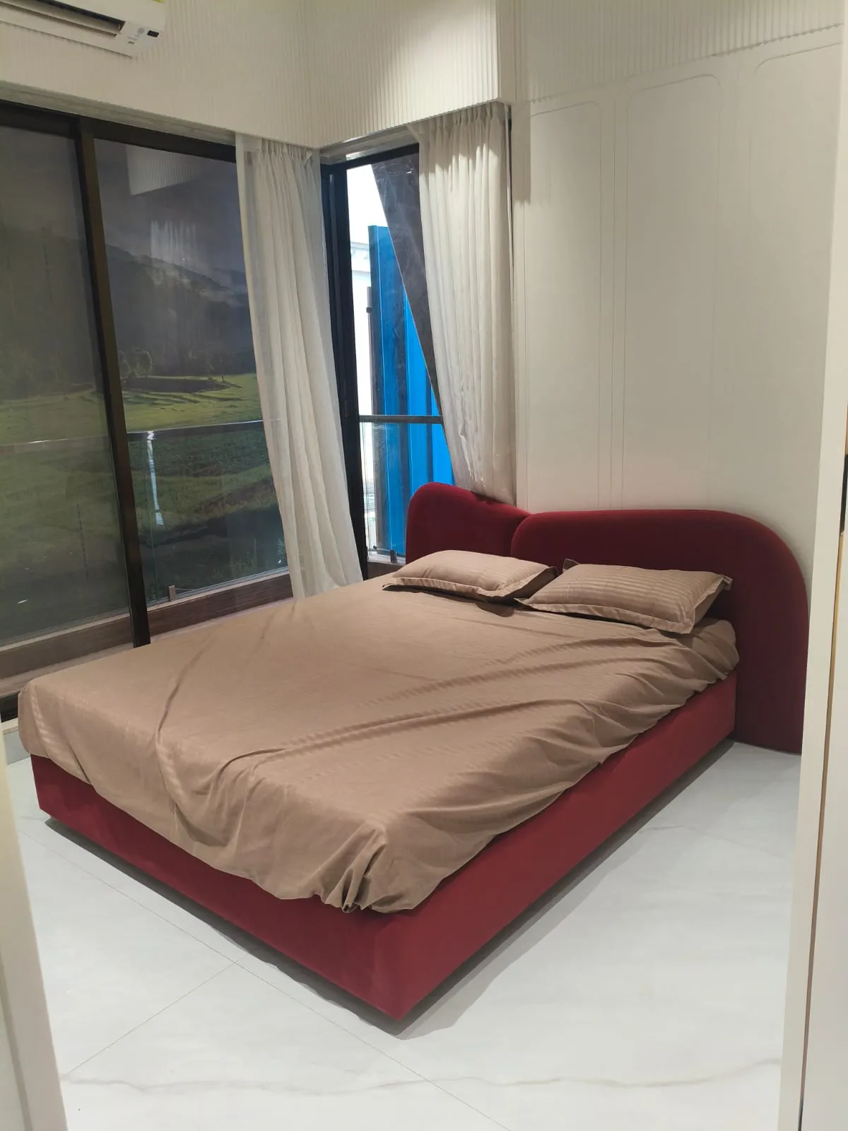 thanekar flat room 1